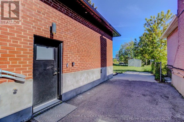 Lower - 37 Bentworth Avenue, Toronto, ON M6A1P1 Photo 3