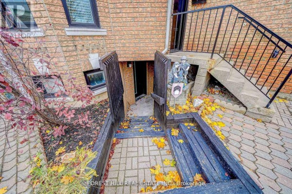 Lower - 39a Lippincott Street E, Toronto, ON M9N1B2 Photo 3