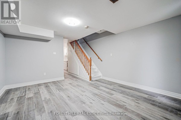 Lower - 39a Lippincott Street E, Toronto, ON M9N1B2 Photo 5