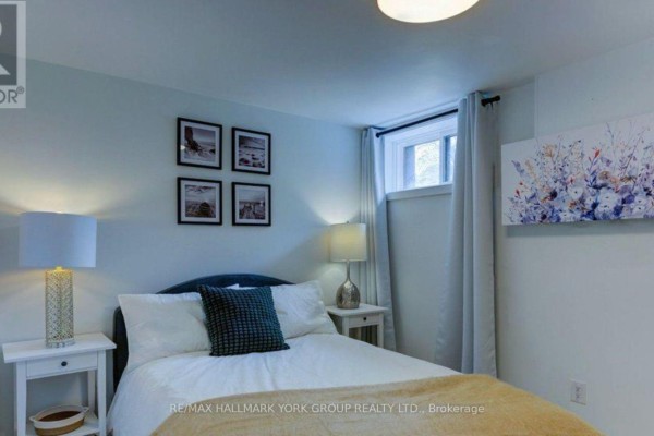 Lower - 40 Sophia Street W, Barrie, ON L4N1J3 Photo 5