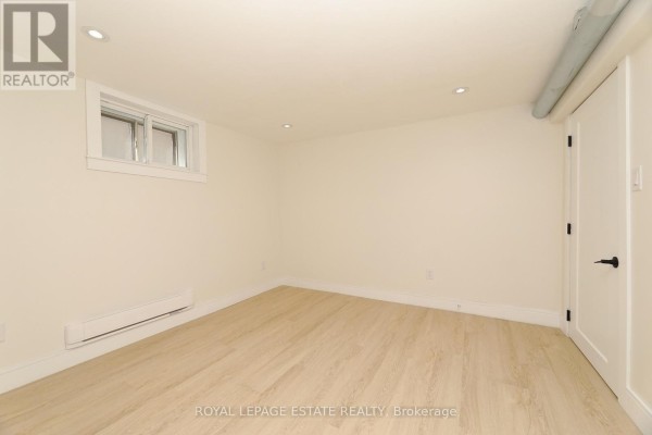 Foyer - Lower - 435 Kingston Road, Toronto, ON M4L1V2 Photo 4