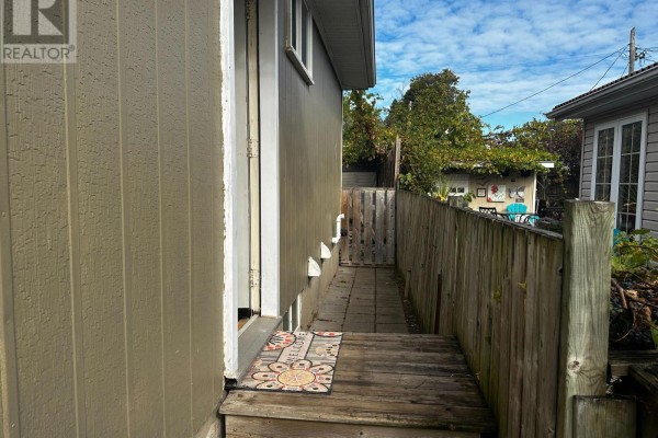 Kitchen - Lower - 43a Beachaven Drive, St  Catharines, ON L2M1A6 Photo 2