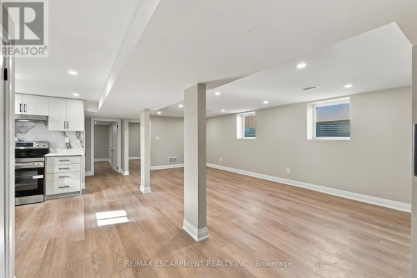 Lower - 46 Bobolink Road, Hamilton, ON L9A2P4 Photo 5