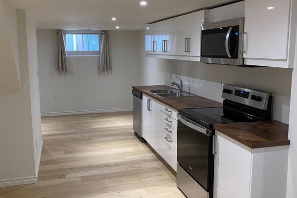 Lower - 47 Stayner Avenue, Toronto, ON M6B1N5 Photo 4