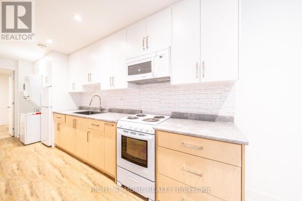 Lower - 49 B East Drive, Toronto, ON M6N2N8 Photo 5
