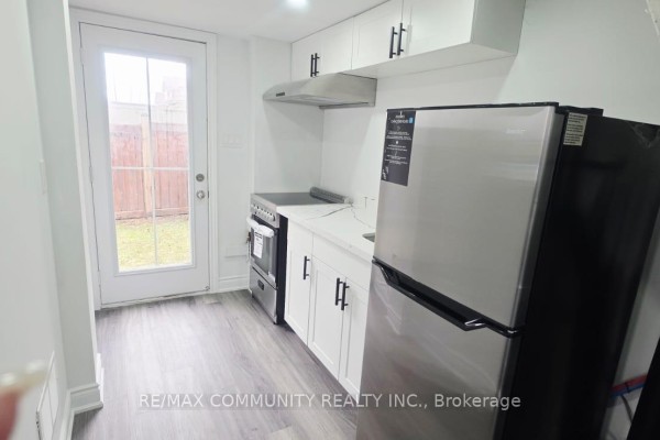 Kitchen - Lower - 50 Rockman Crescent, Brampton, ON L7A4B4 Photo 3
