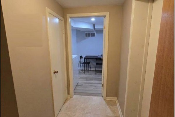 Living room - Lower - 54 Waterford Drive, Toronto, ON M9R2N6 Photo 4