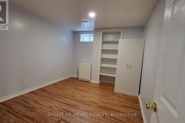 Kitchen - Lower - 5402 Fasdon Court, Mississauga, ON L5V1Y8 Photo 3