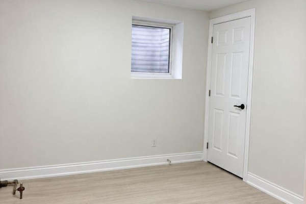 Kitchen - Lower - 59 Marblemount Crescent, Toronto, ON M1T2H5 Photo 4