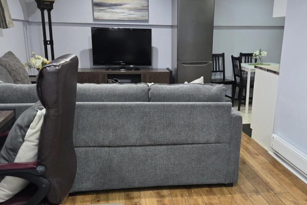 Living room - Lower - 6 Blairville Road, Toronto, ON M3H5Y5 Photo 2