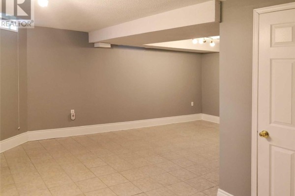 Bedroom 2 - Lower - 6005 Tenth Line, Mississauga, ON L5N5S6 Photo 2