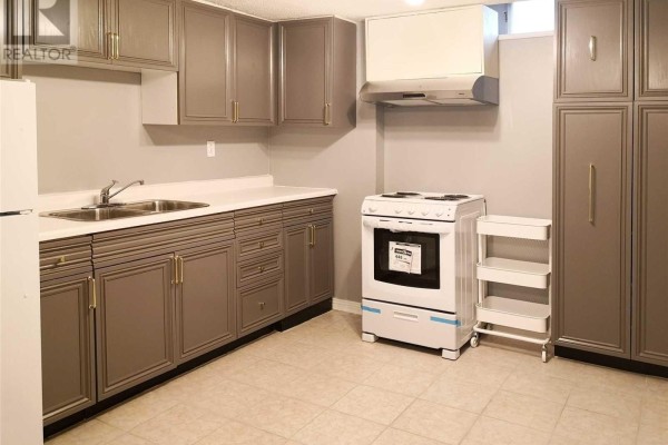 Kitchen - Lower - 6005 Tenth Line, Mississauga, ON L5N5S6 Photo 3