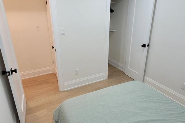 Kitchen - Lower - 66 Argyle Street, Toronto, ON M6J1N9 Photo 3