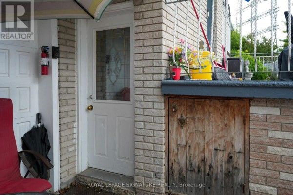 Kitchen - Lower - 674 Abana Road, Mississauga, ON L5A1H4 Photo 5