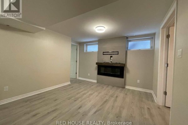 Lower - 69 Simpson Road, Newmarket, ON L3Y5E5 Photo 4