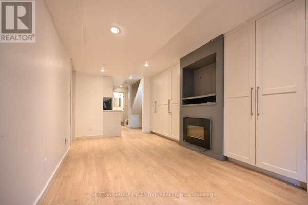 Kitchen - Lower - 71 Snowy Owl Crescent, Barrie, ON L4M6P5 Photo 2