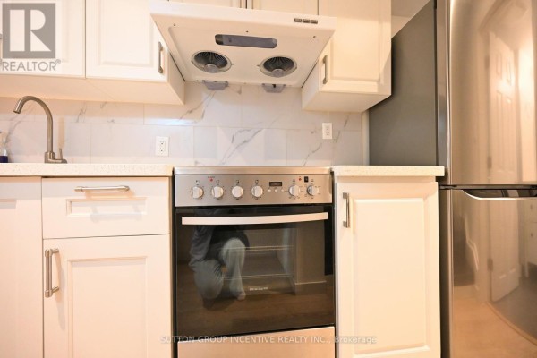 Laundry room - Lower - 71 Snowy Owl Crescent, Barrie, ON L4M6P5 Photo 5