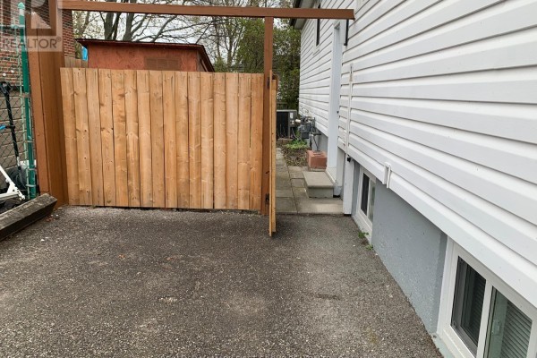 Lower - 731 Yeremi Street, Pickering, ON L1W2W8 Photo 3