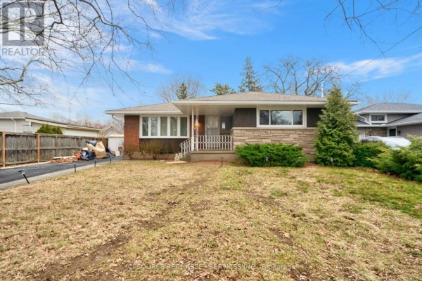 Spacious lower level living area with laminate flooring and recessed lighting - Lower - 78 Leaside Drive, St  Catharines
