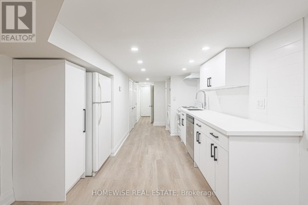 Lower - 81 Shields Avenue, Toronto, ON M5N2K3 Photo 5