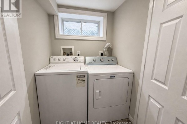 Bathroom - Lower - 830 Brucedale Avenue E, Hamilton, ON L8T1L3 Photo 5