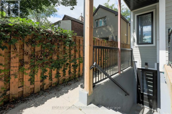 Lower - 9 Queen Victoria Street, Toronto, ON, photo 2