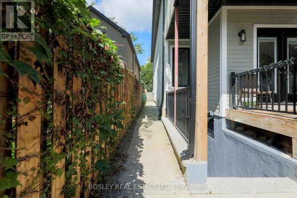 Lower - 9 Queen Victoria Street, Toronto, ON, photo 3