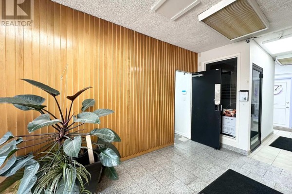 Lower - 901 Yonge Street, Toronto, ON, photo 2