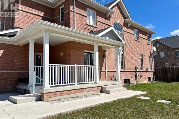 Living room - Lower - 918 Oasis Drive, Mississauga, ON L5V0C7 Photo 2