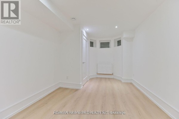Lower - 995 Dufferin Street, Toronto, ON M6H4B2 Photo 4