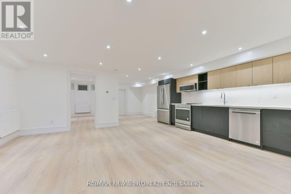 Lower - 995 Dufferin Street, Toronto, ON M6H4B2 Photo 5