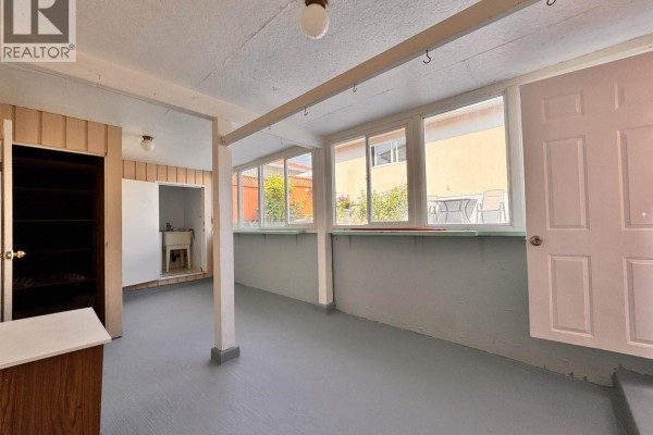 Lower 120 Springer Avenue, Burnaby, BC, photo 2