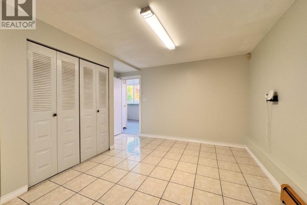 Lower 120 Springer Avenue, Burnaby, BC V5B3K3 Photo 5