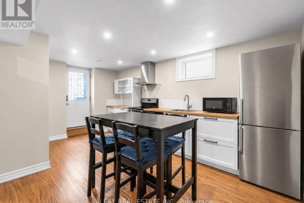 Lower #2 - 12 Arkley Crescent, Toronto, ON M9R3S3 Photo 2