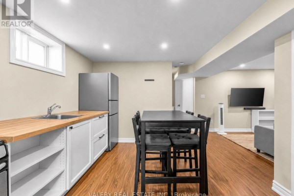Lower #2 - 12 Arkley Crescent, Toronto, ON M9R3S3 Photo 4