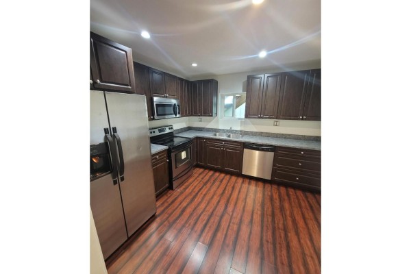 Lower 4749 207a Street, Langley Photo 4