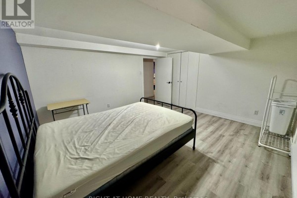 Laundry room - Lower Apartment - 1196 Avenue Road, Toronto, ON M5N2G1 Photo 5