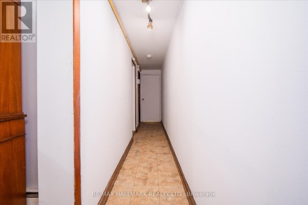 Primary Bedroom - Lower Bach - 224 Pickering Street, Toronto, ON M4E3J8 Photo 4