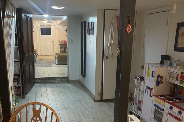 Lower Level - 109 Lippincott Street, Toronto, ON M5S2P2 Photo 5