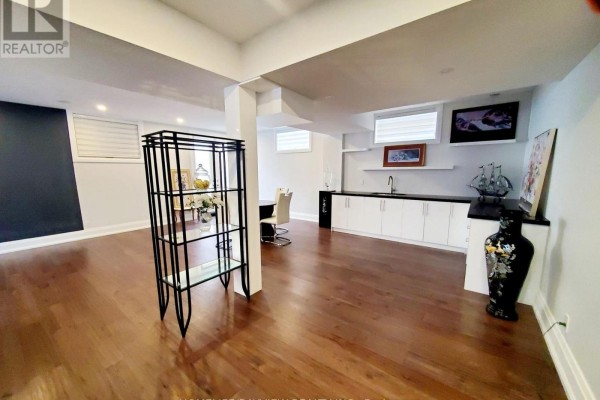 Lower Level - 11 Walnut Crescent, Toronto, ON M8W2Z9 Photo 4