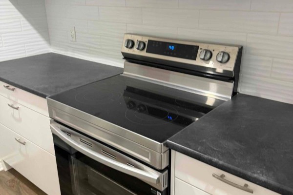 Kitchen - Lower Level - 14 Blue Forest Drive, Toronto, ON M3H4W2 Photo 3