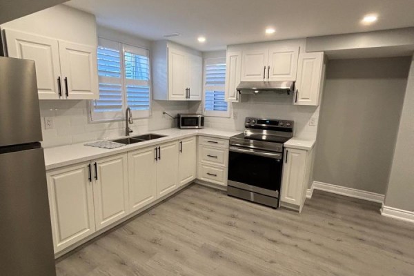 Kitchen - Lower Level - 1526 Zilio Terrace, Milton, ON L9E2H8 Photo 3