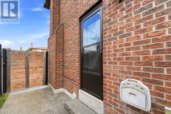 Ground & Lower - 21 Avon Crescent, Vaughan, ON L4L1H4 Photo 4