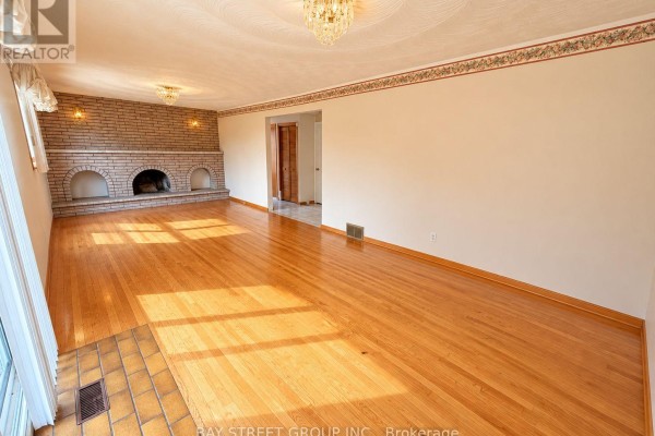 Lower Level - 316 Eaglewood Drive, Hamilton, ON L8W1T5 Photo 4