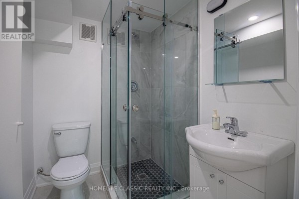 Lower Level - 88 Highland Park Boulevard, Markham, ON L3T1B5 Photo 5
