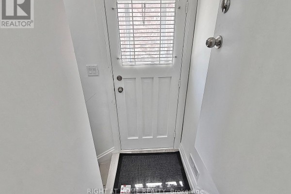 Bedroom 2 - Lower Level - 92 Cadillac Avenue S, Oshawa, ON L1H5Z2 Photo 5