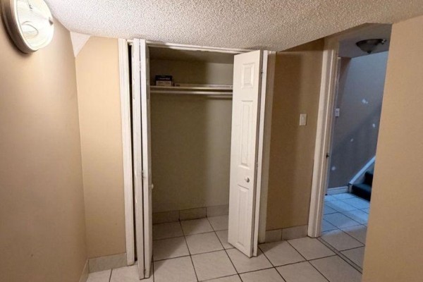 Lower Level B - 7 Waltham Drive, Toronto, ON, photo 3