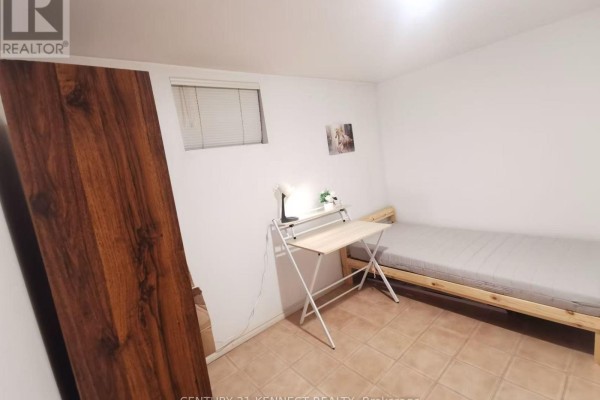Bedroom 2 - Lower Level L1-l2 - 30 Marilake Drive, Toronto, ON M1S1V7 Photo 3
