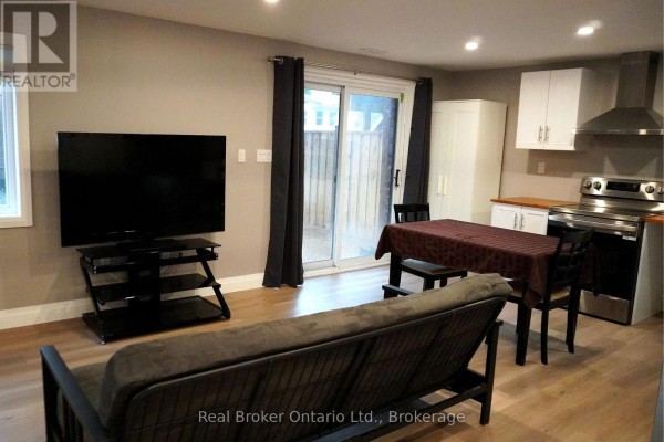 Lower Unit - 1009 Wright Drive, Midland, ON L4R0E4 Photo 4