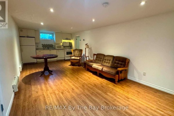 Lower Unit - 130 Letitia Street, Barrie, ON L4N1P5 Photo 2